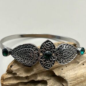 Elegant Silver Tone Bracelet with Green Accents -Chic Boho Accessory